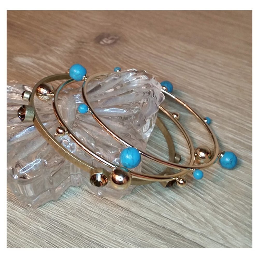 Bundle Lot Of 3 Gold Tone Bangle Bracelets Stackable Layering Boho Trendy